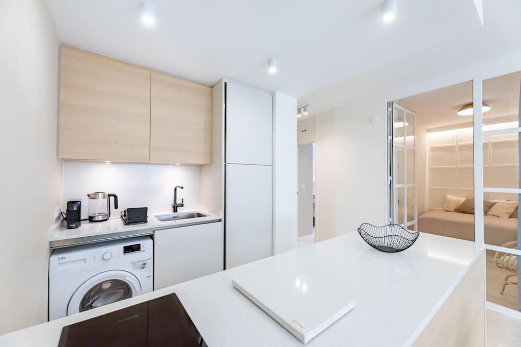 Newly Renovated, Sea View + Walk To Rdr381 Appartement Estepona